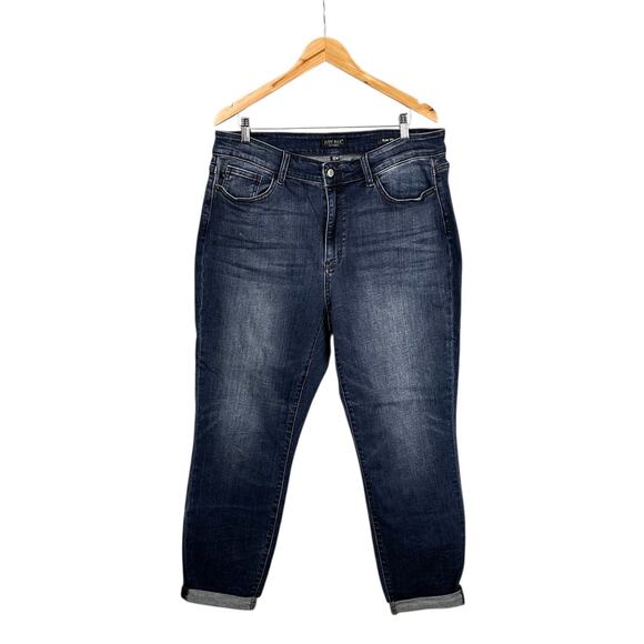 Judy Blue Jeans Slim Fit Women's Size 18W Mid Rise Stretch Cuffed Denim 82428 - Picture 1 of 12